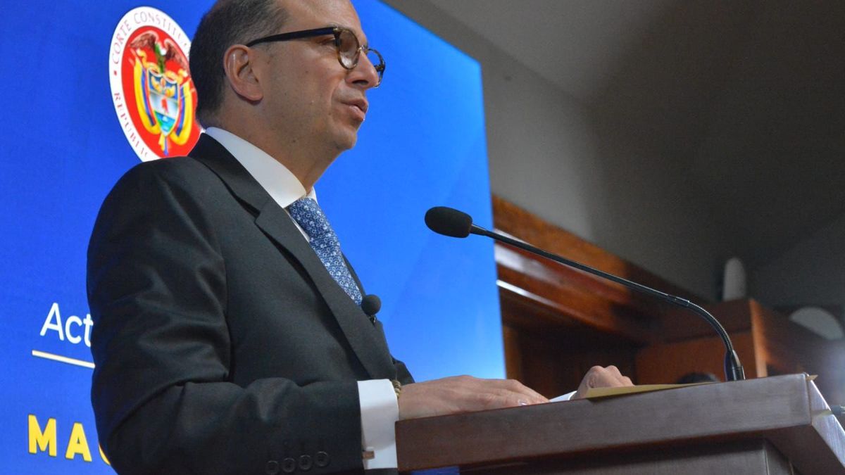 Carlos Camargo en su posesión como magistrado de la Corte Constitucional el primero de octubre.